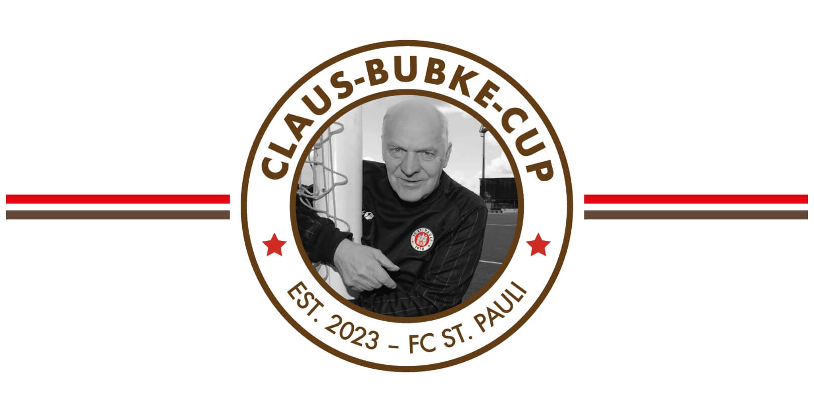 Logo des Claus-Bubke-Cup auf weißem Hintergrund, hinterlegt mit einem braunen und einem roten Streifen.