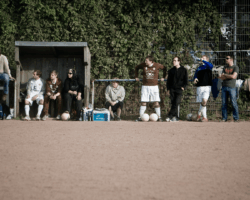 Zuschauer in der alten Feldarena, damals noch Asche (2008). Zuschauer in der alten Feldarena, damals noch Asche (2008)